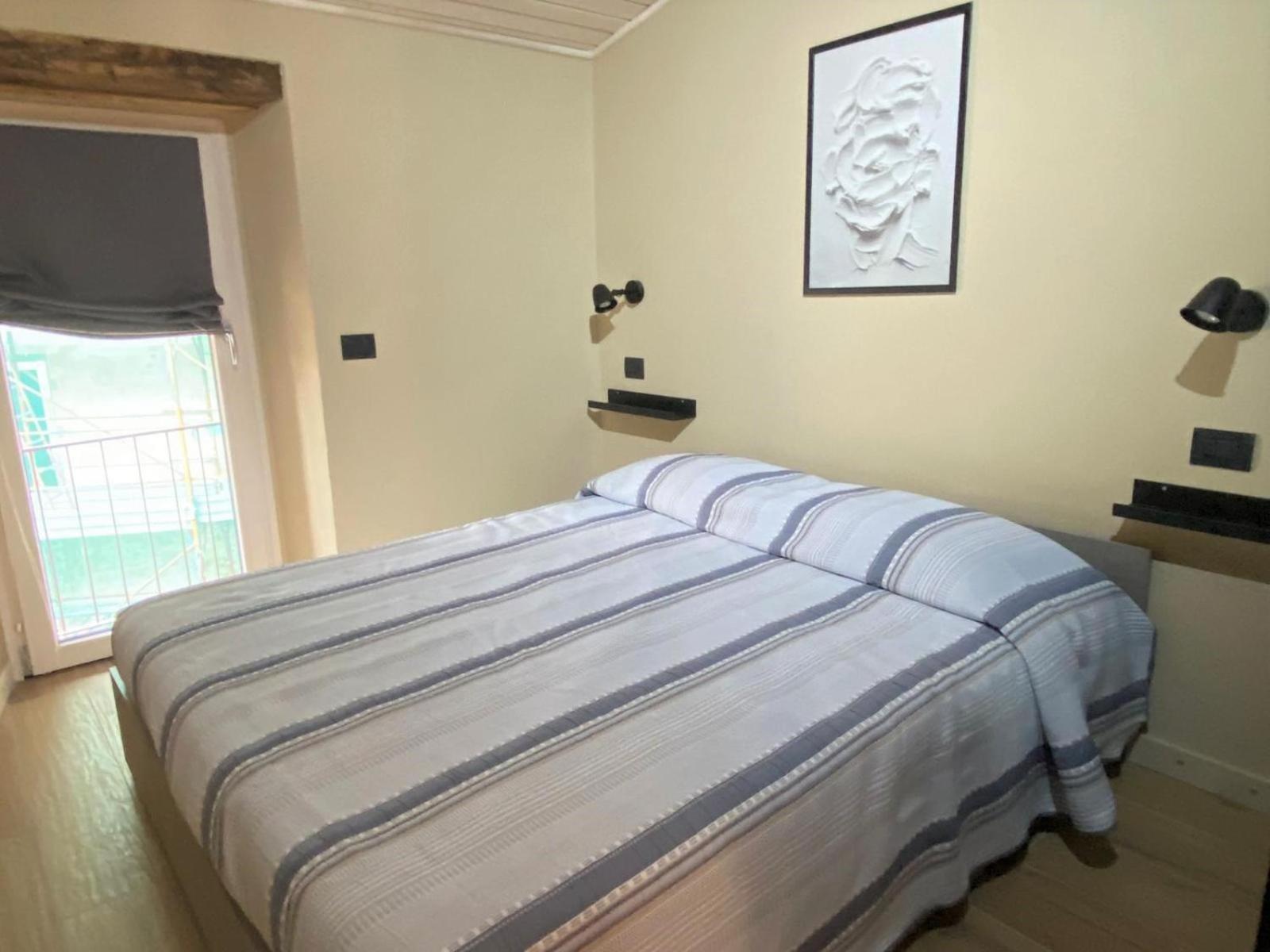 Argegno'S River - Central Apartment Lake View Chambre photo