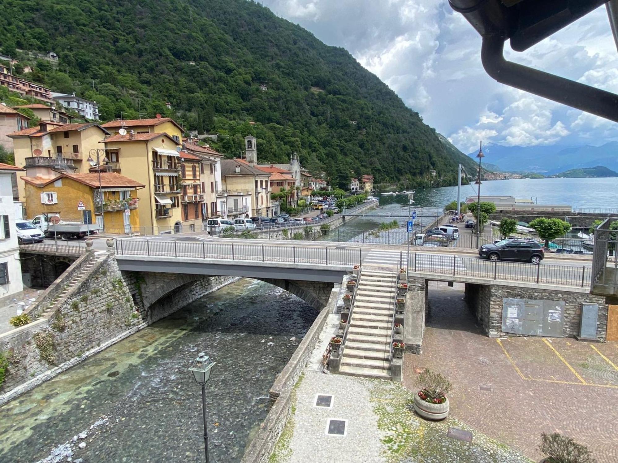 Argegno'S River - Central Apartment Lake View Chambre photo